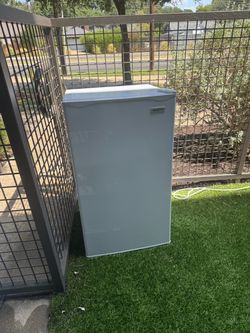 Mini fridge