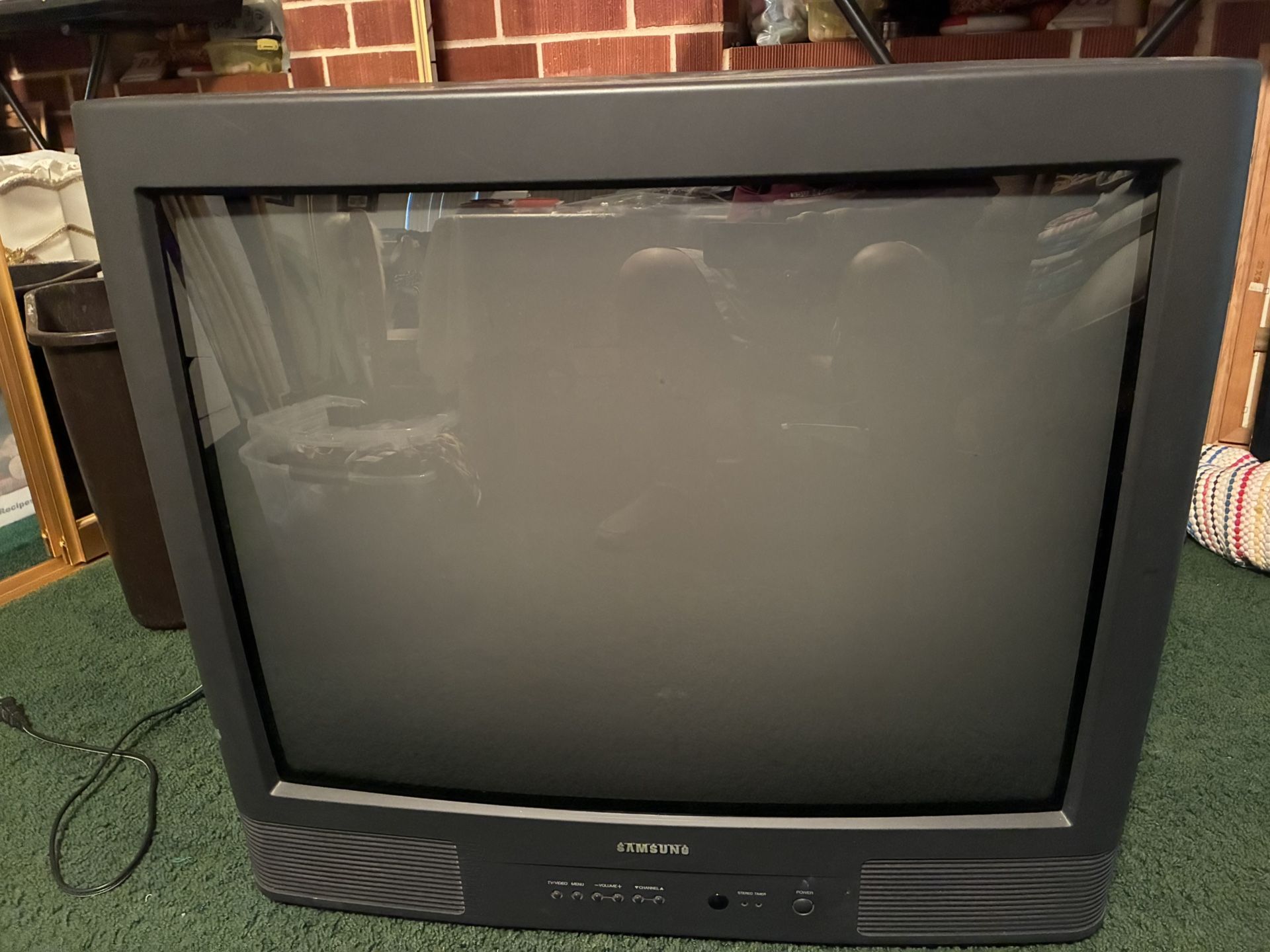 27 Inch Samsung CRT TV