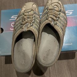 Skechers Shoes Womens 7.5 Slip On Mule Sneaker blue &  Beige Leather Flats Comfort