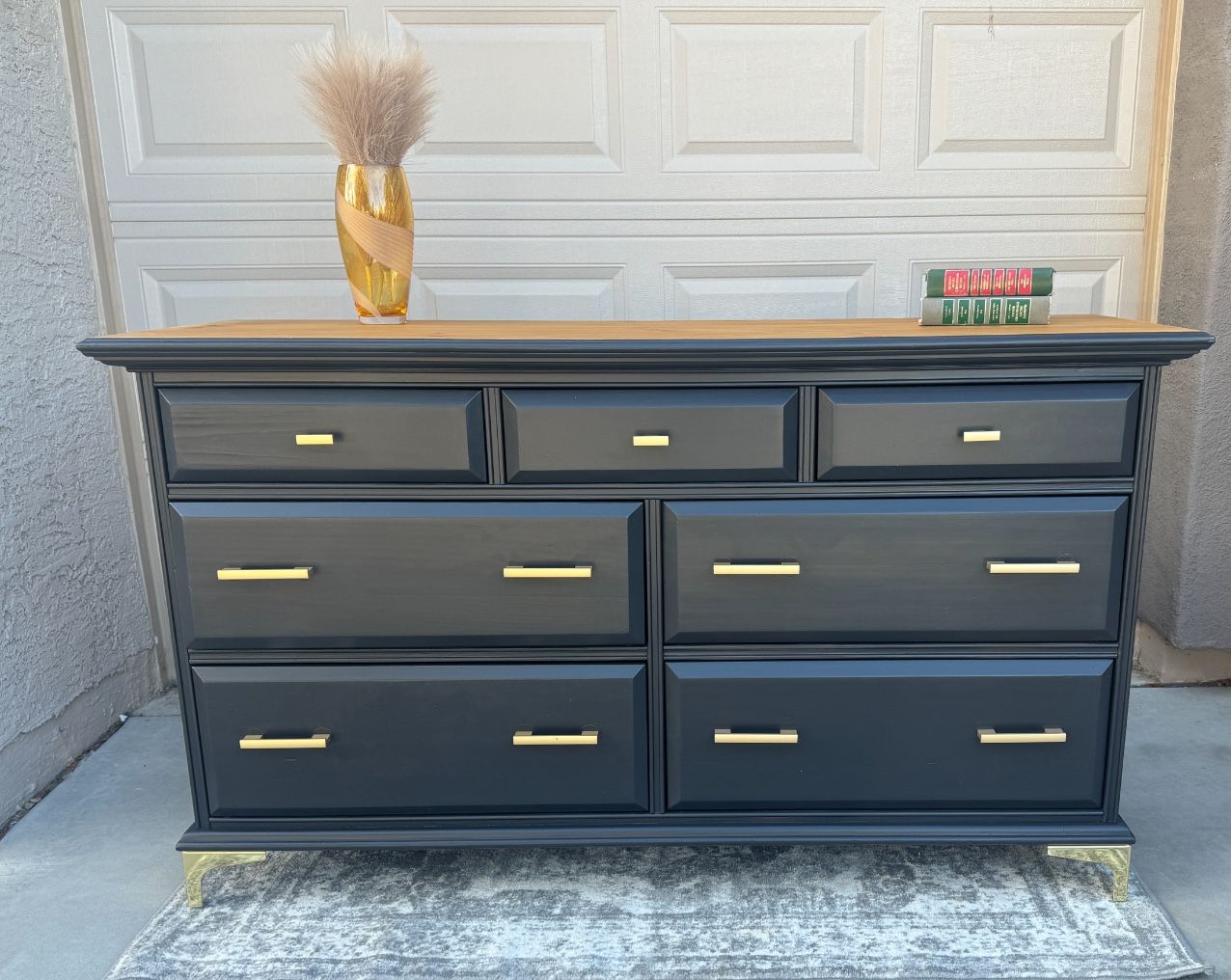  Dresser With 7 Drawers And  Gold Legs 