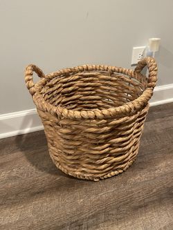 Round Rattan 16” Basket