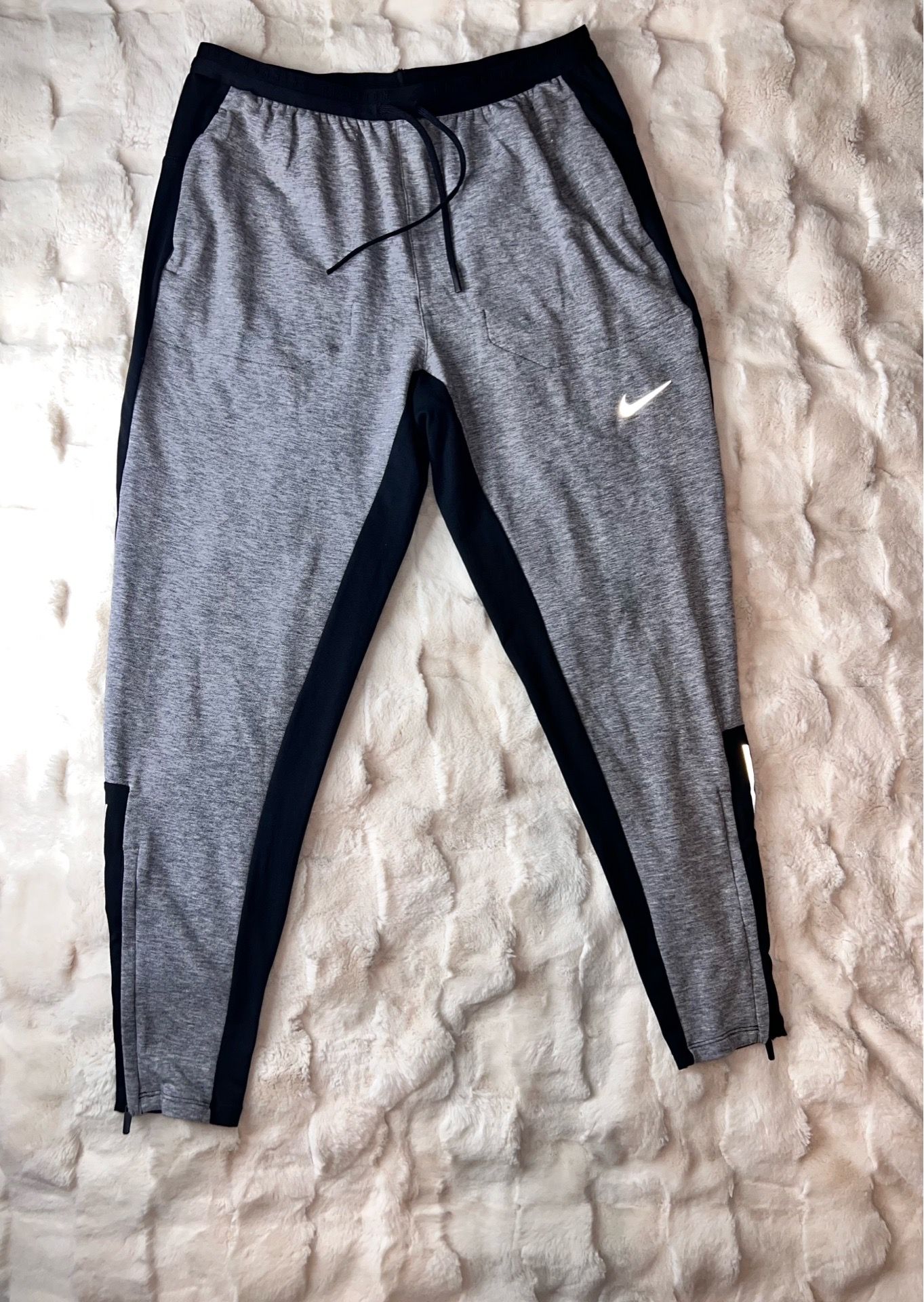 Nike Men's Gray & Black Tech Fleece Jogger Pants | SML |