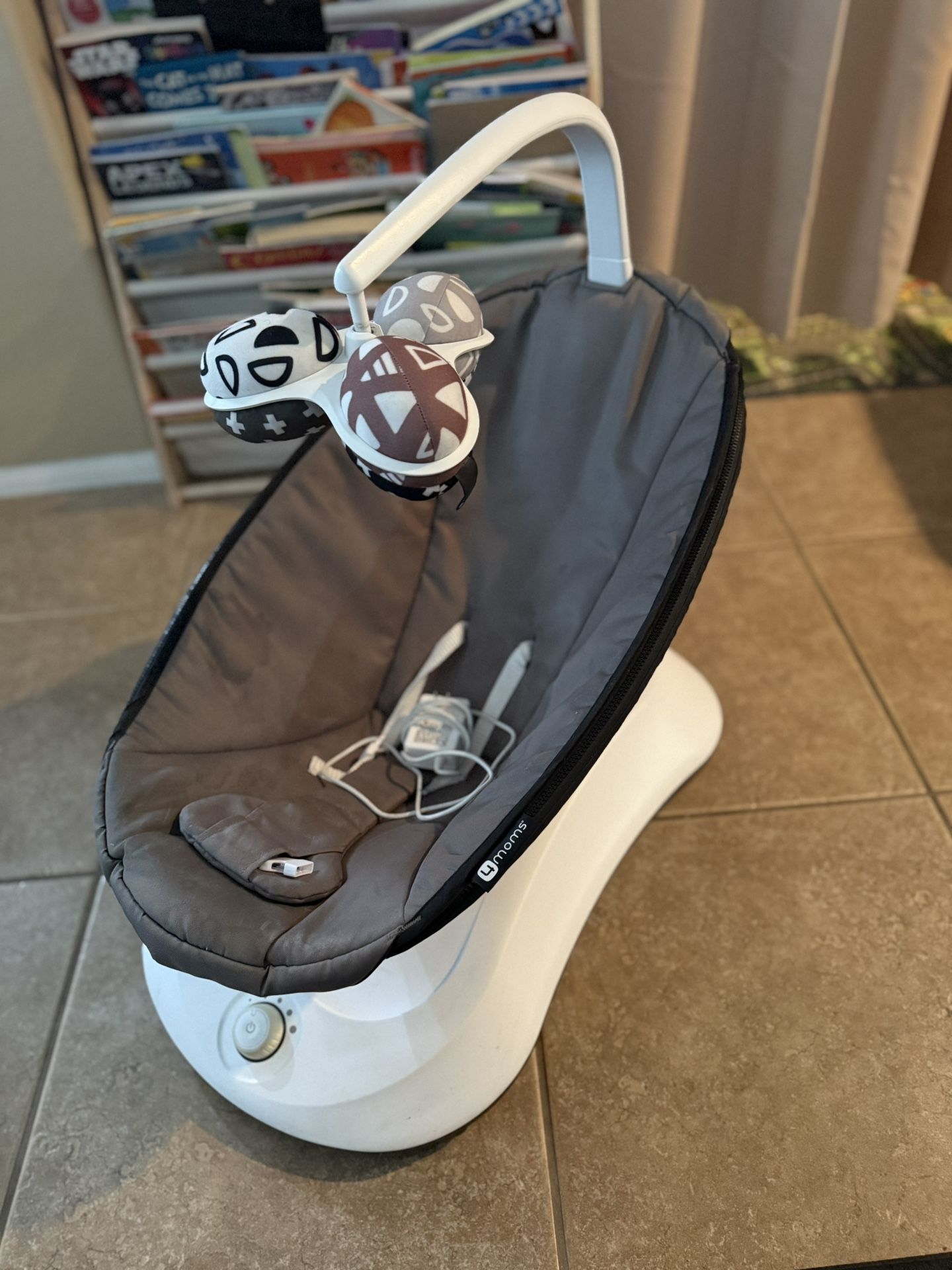 4moms Rockaroo Baby Rocker