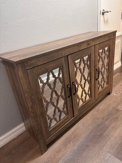 Entrance table