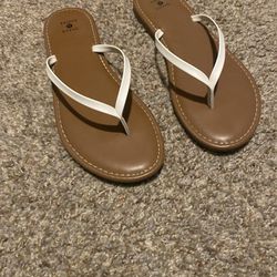 Women’s Size 8 Flip Flop Sandals