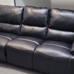 Dual Power Recliner Couch / Sofa