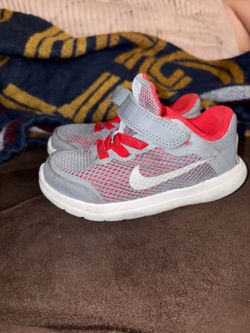 Toddler Nikes size 7