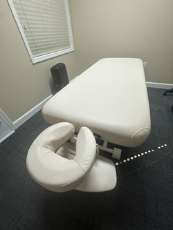 Spa Luxe Electric Lift Massage Table