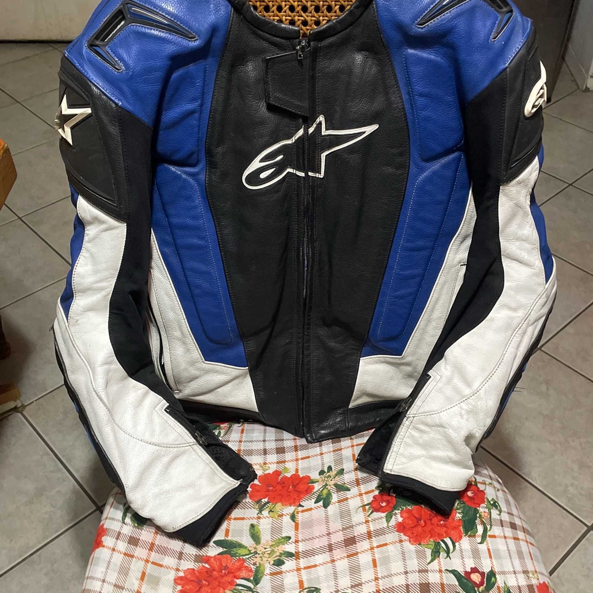 Alpinestars Leather Motorcycle Jacket Track Racing Speed Hump & Joe Rocket XL Speedmaster Carbon Fiber Helmet