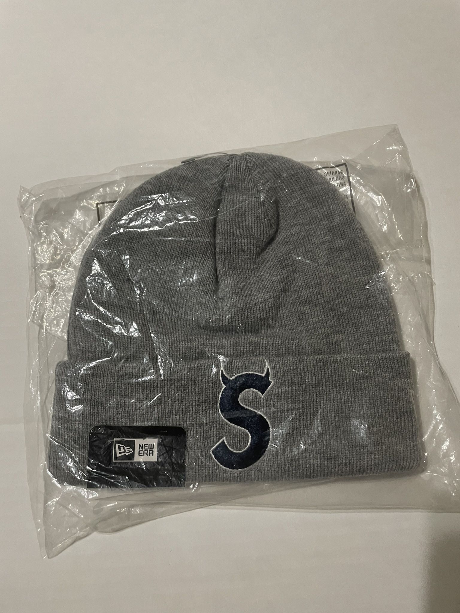 Supreme S Logo Beanie FW22 Grey