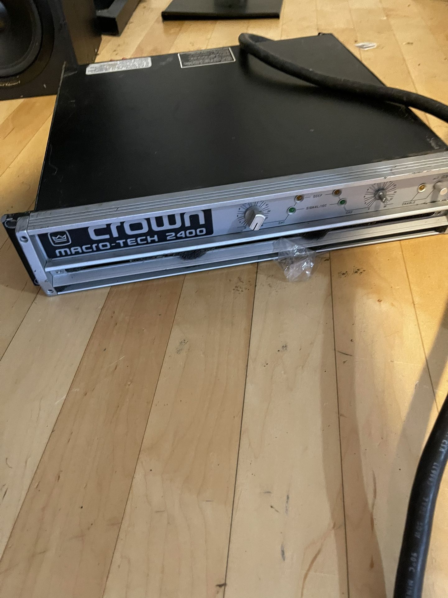 Crown Macro-Tech series DJ professional audio power amplifiers 1200, 2400