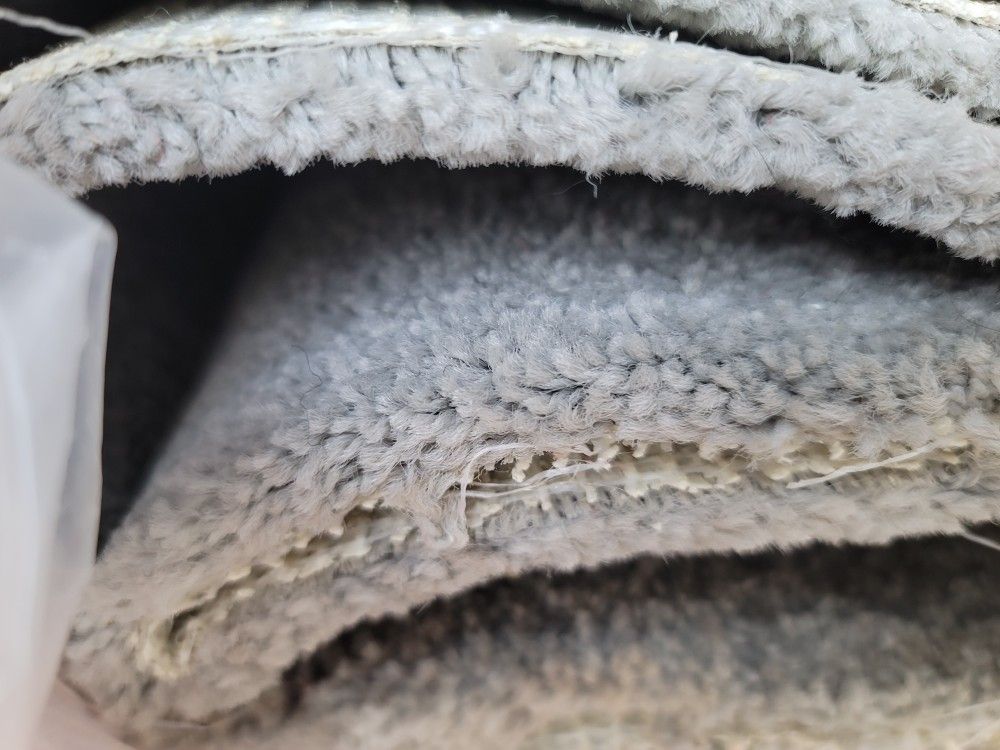 Light Grey Carpet... 9'x10' Roll