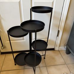 Metal plant stand