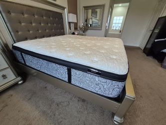 King Mattress and Box Spring