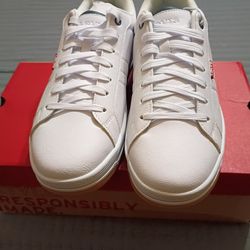 White Levi's Sneakers
