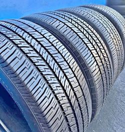 245/55/18 Goodyear vendo un set de llantas usadas excelente condiciones de vida las 4 ✅🤩I am selling a set of used tires, all 4 in excellent living c