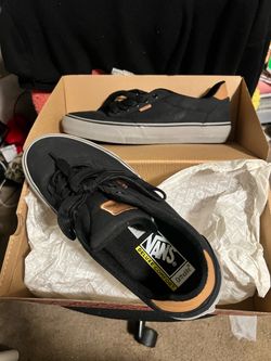 🔥 BRAND NEW VANS — MEN’S SIZE 11