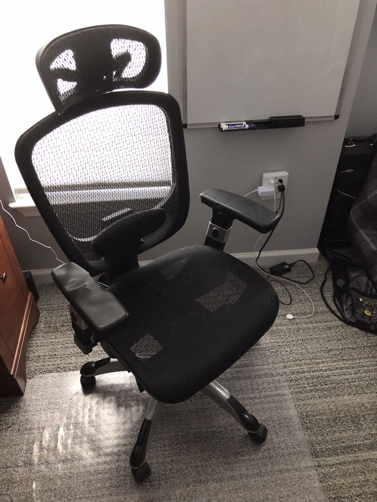 Black Mesh Desk Chair (Adjustable Height, Armrests, Headrest)