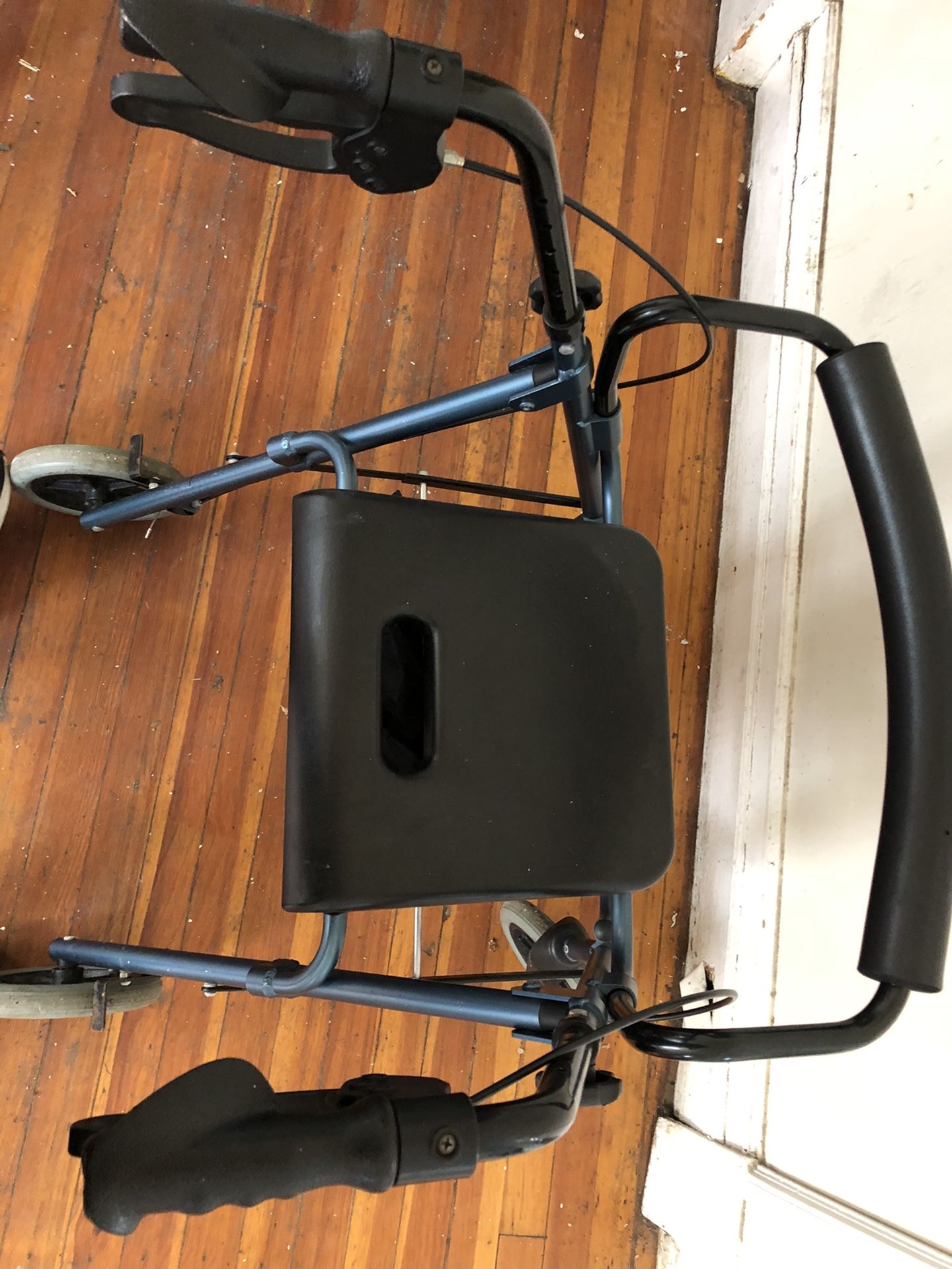 Roller chair
