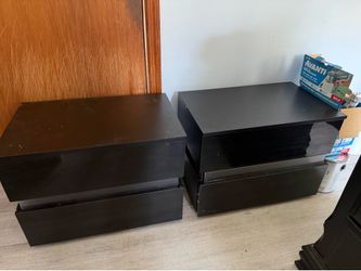 2 Nightstands