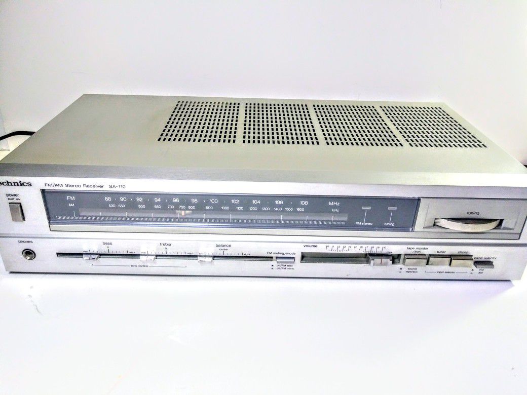 Vintage Technics SA-110 Stereo Receiver
