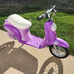 Kids Razor Scooter w/BRAND NEW Batteries 