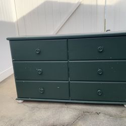 6-Drawer Dresser – DIY / Upcycle Project (Solid & Functional)