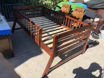 Single bed frame