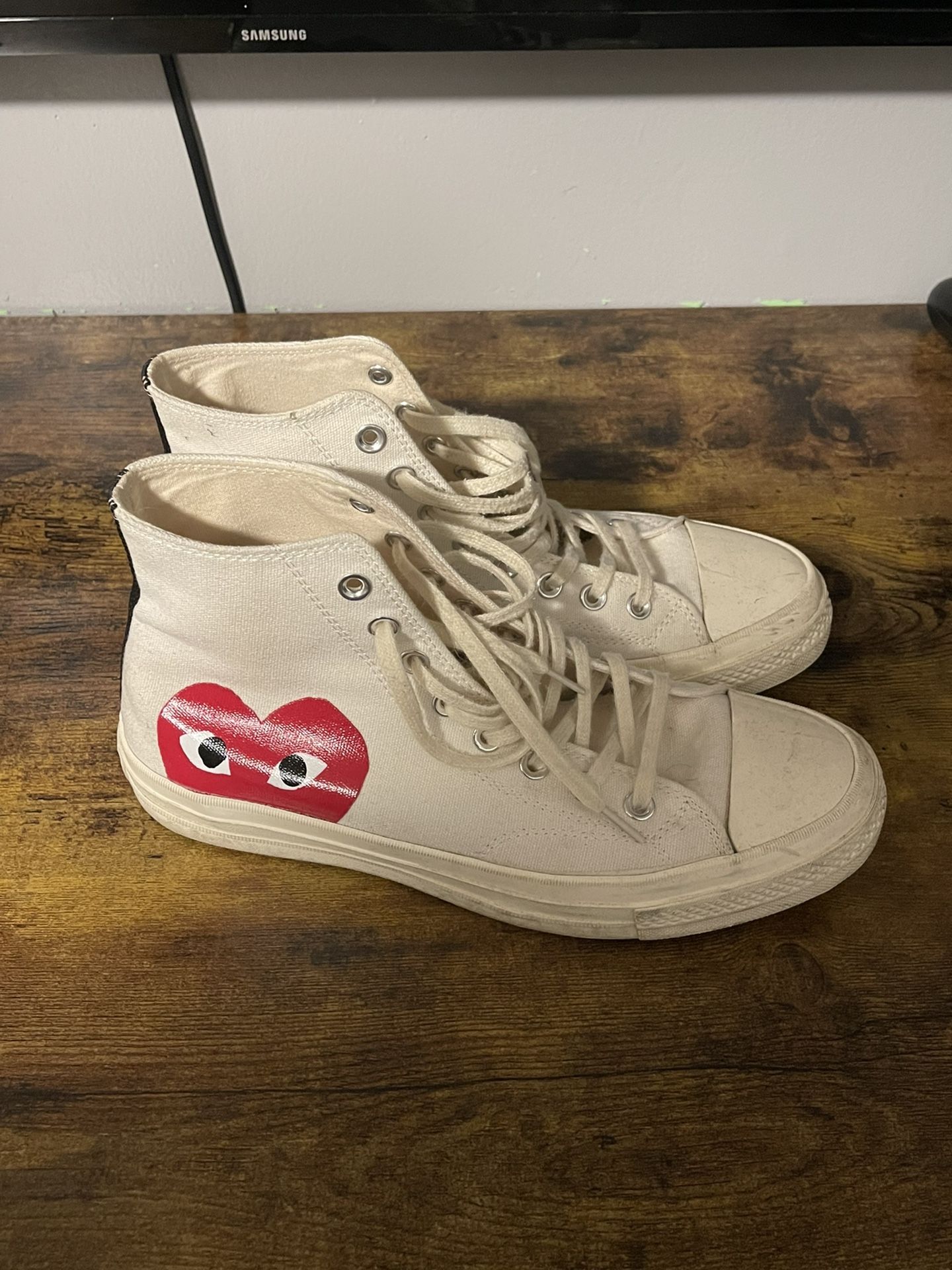 CDG Converse Size 10