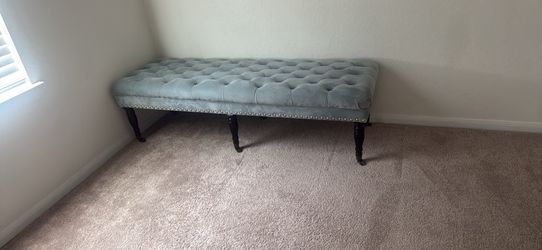 Elegant tufted bench