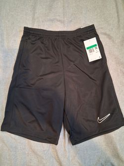 Kid's basketball shorts size xl
