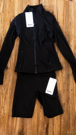 Navy Blue Lululemon Women’s Define Set