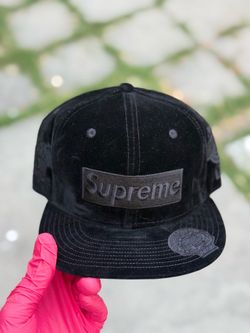 Brand new Velvet Supreme Hat 7 1/4