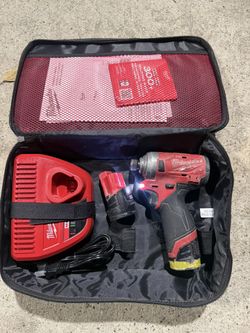 Milwaukee Fuel M12 1/4hex Impact Kit 