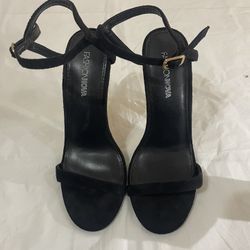 Fashion nova Marleyfn Black & Clear Heels Sandals Size 6