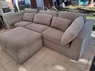 Gray Sectional Sofa with Ottoman...NICE..NICE...