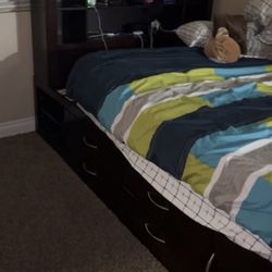 Black Full Size Storage Bed