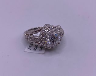 Halo Round Diamond Ring 