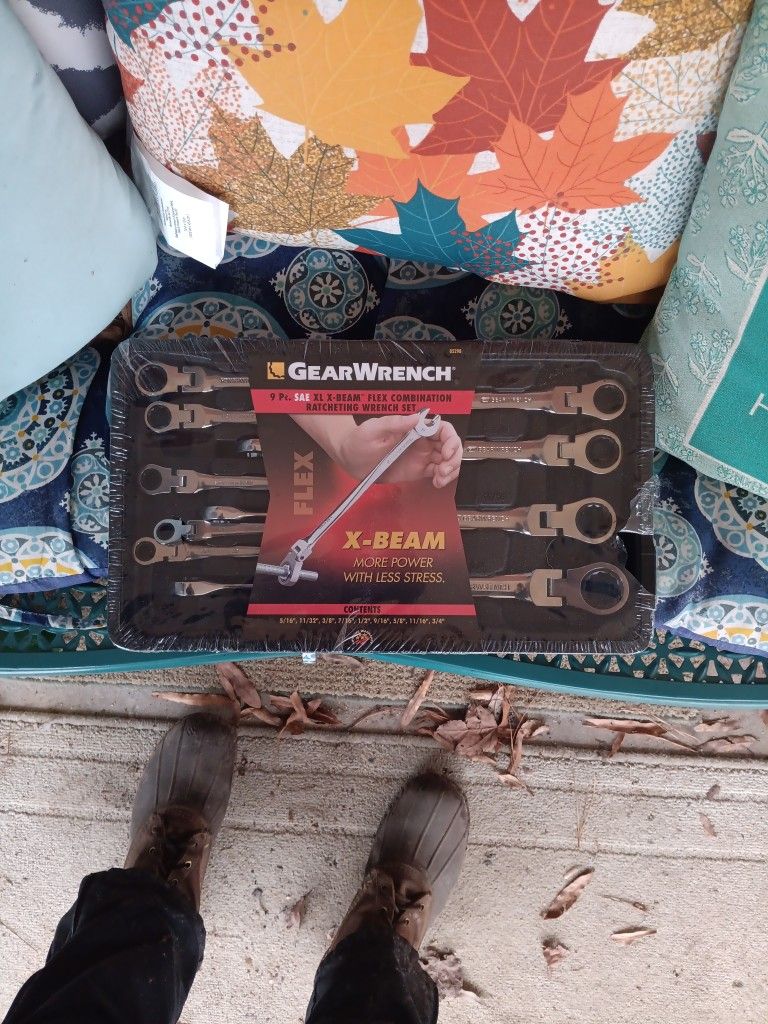 Gearwrench . . Sku #. . 85298. . 9 PC. X Beam Flex Head Combo Ratcheting Wrench Set . . 12 Pt. . New
