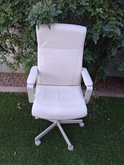 Desk chair