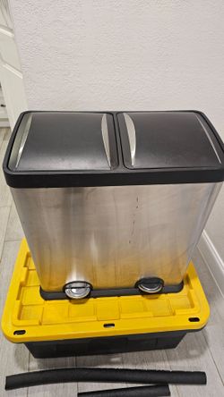 Kitchen trash can