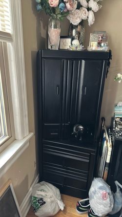Very nice and pretty refurbished think I’m a jiggy like a dresser or cupboard anything you wanna use it for? Very nice and pretty refurbished think I’