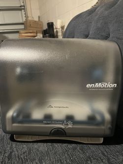 EnMotion paper dispenser 