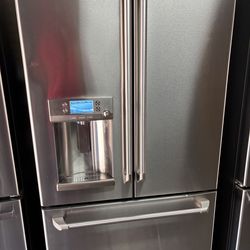 Fridges For sale are Plugged in free Deliver