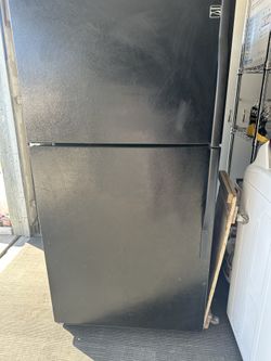 REFRIGERADOR EN LOS BANOS 