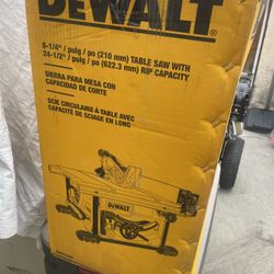 15 Amp Corded 8-1/4 in. Compact Portable Jobsite Tablesaw (Stand Not Included) DEWALT