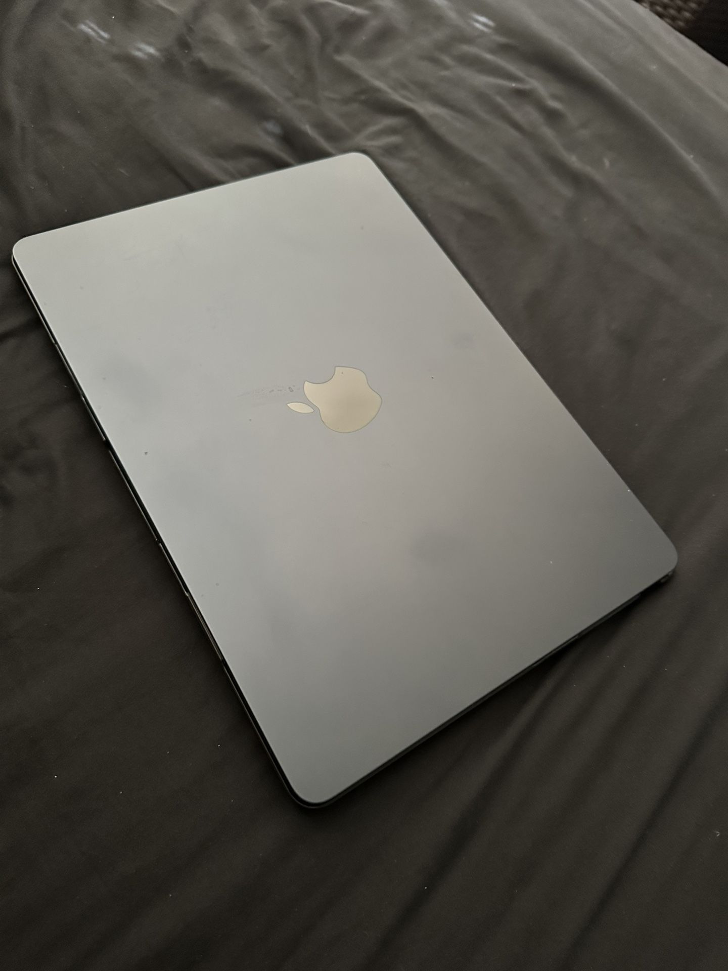 MacBook Air 13” M2 – MacBook Air M2 16GB 256GB AppleCare+ with 2 
