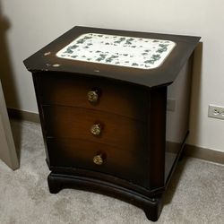 Bedroom Set Headboard, Dresser, Chest and 2 Nightstand 