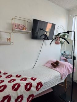 moon lamp and lash bed for sale