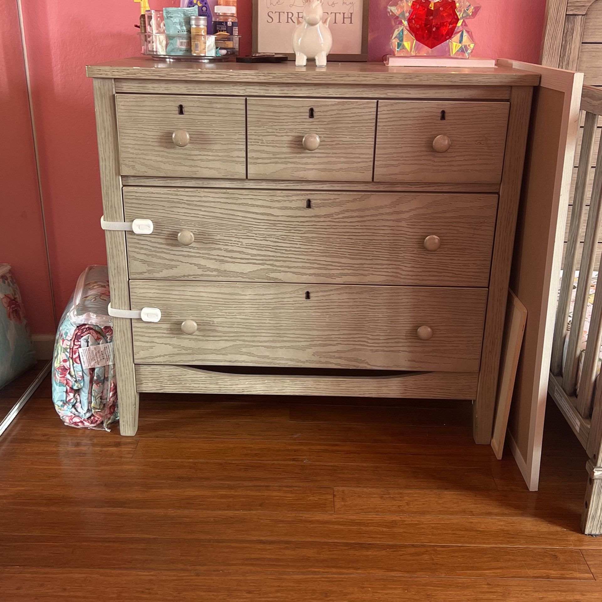 Dresser/changing Table 